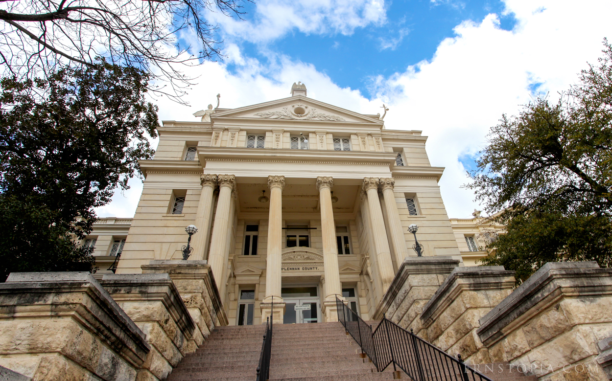 McLennan County Courthouse in Waco, Tx