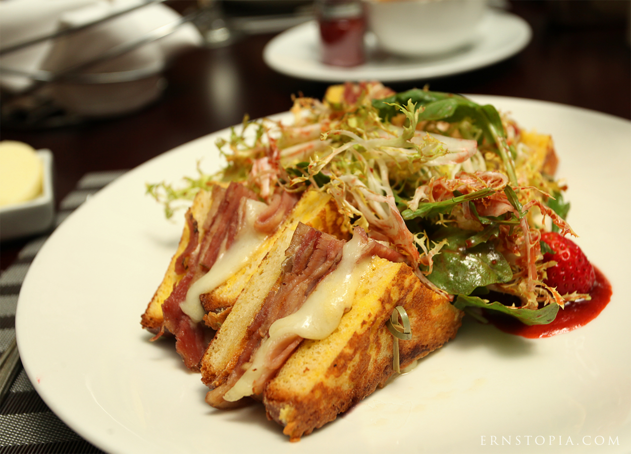 Monte Cristo for lunch at the Palace Hotel